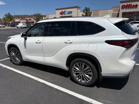 Used 2020 Toyota Highlander Platinum AWD/4WD image 5