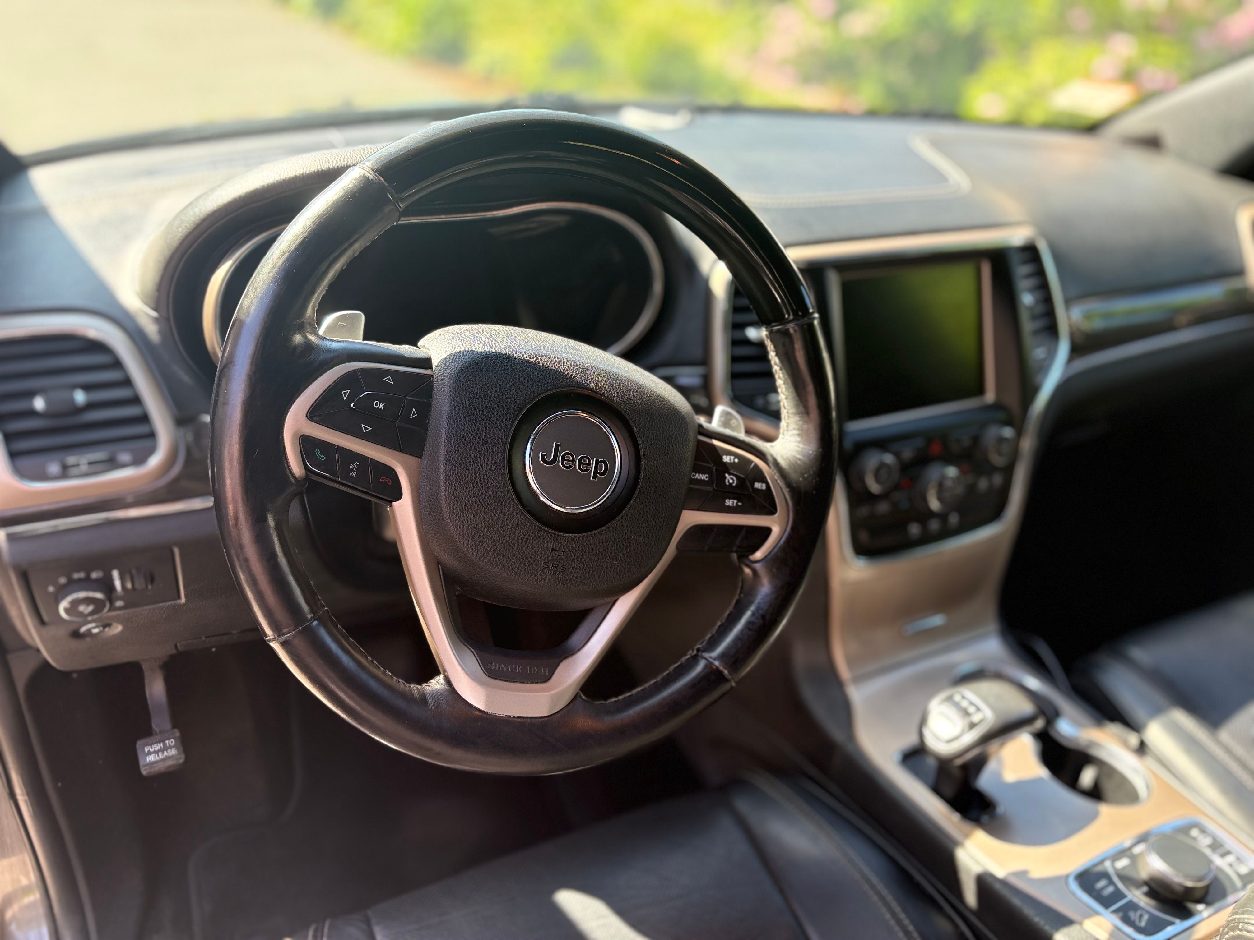 Used 2015 Jeep Grand Cherokee Overland AWD/4WD image 13