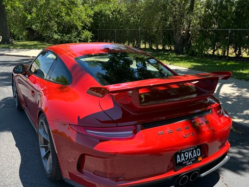 Used 2015 Porsche 911 GT3 RWD image 6