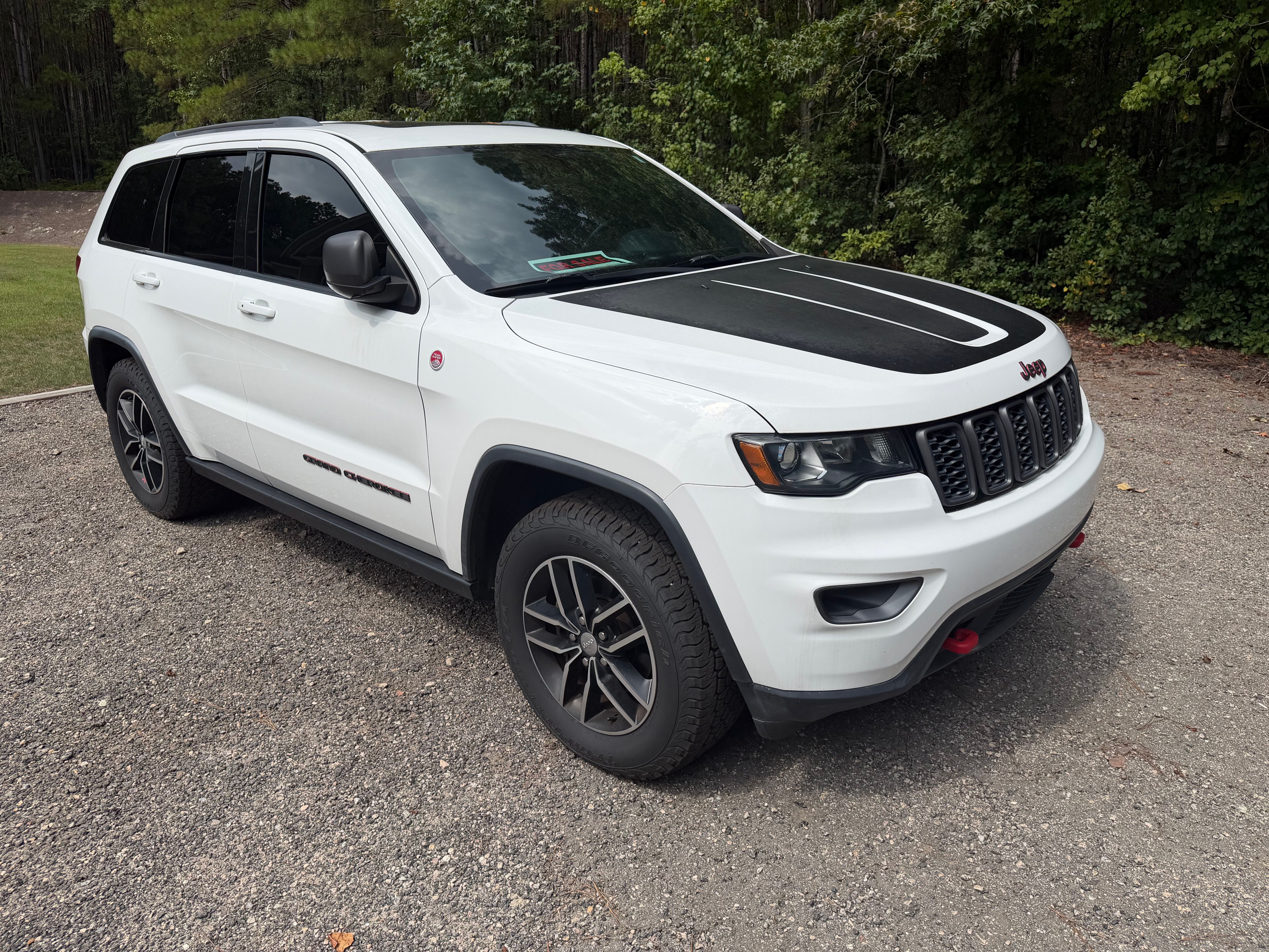 Used 2017 Jeep Grand Cherokee Trailhawk AWD/4WD image 18