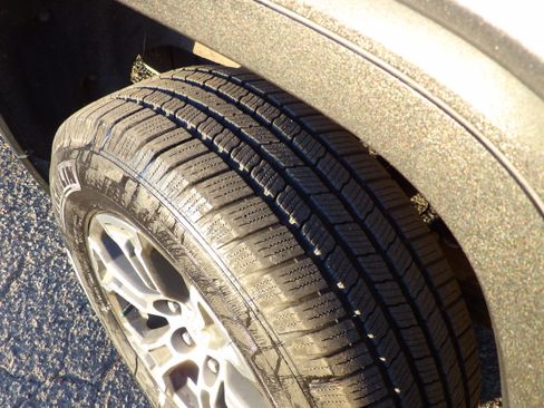 Used 2019 GMC Sierra 1500 SLE w/ SLE Value Package image 25