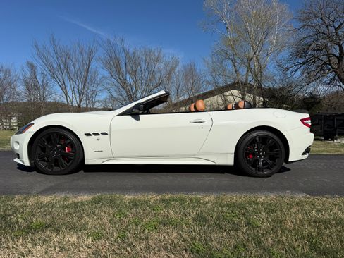 Used 2012 Maserati GranTurismo Sport image 2