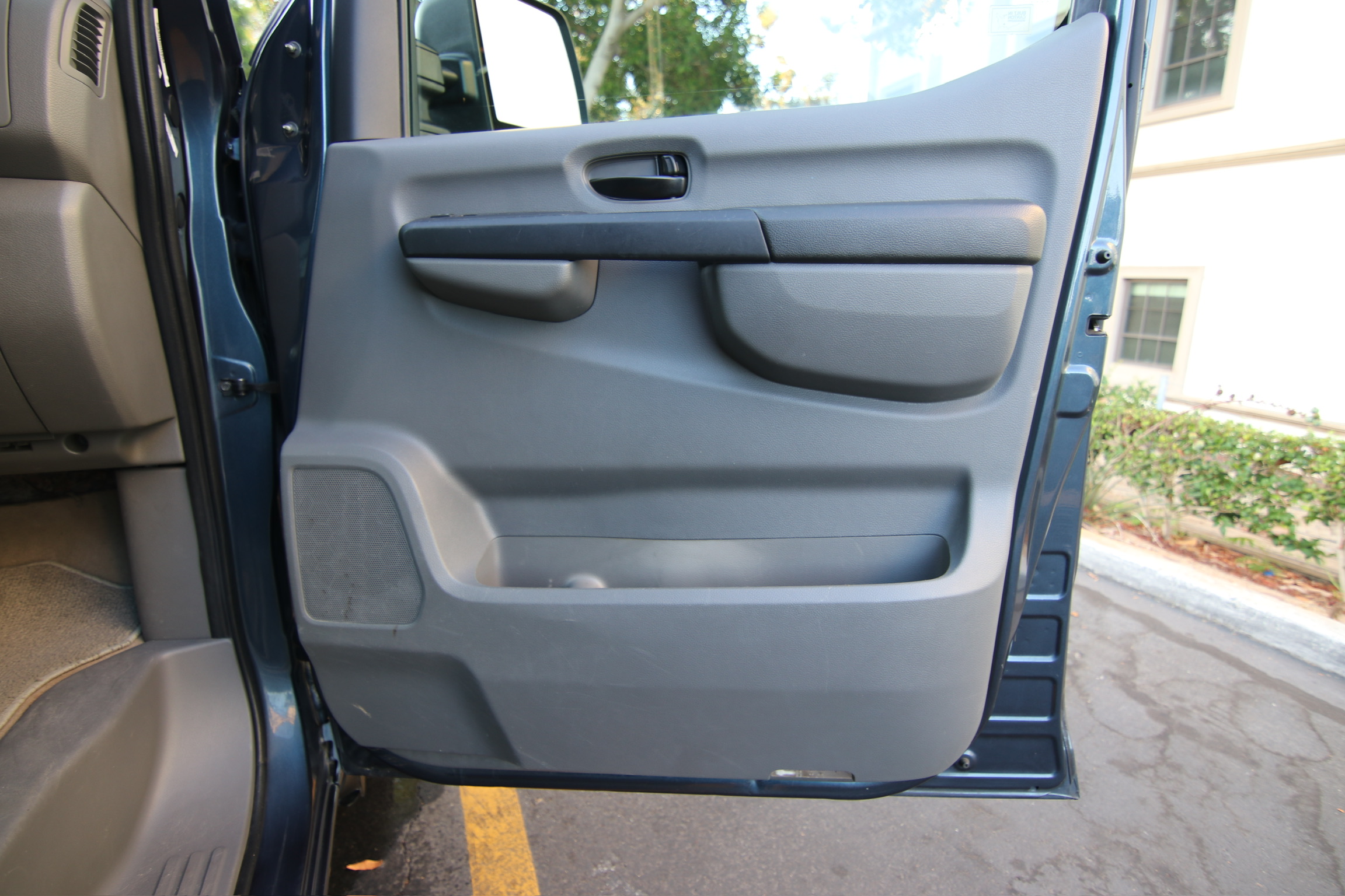 Used 2013 Nissan NV 3500 SL w/ Technology Pkg RWD image 19