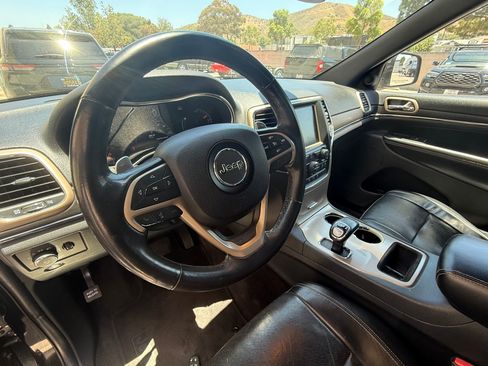 Used 2015 Jeep Grand Cherokee Limited w/ Luxury Group II RWD image 9