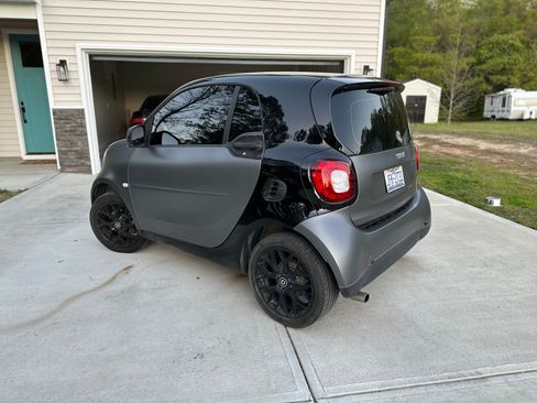 Used 2016 smart fortwo Prime RWD image 6