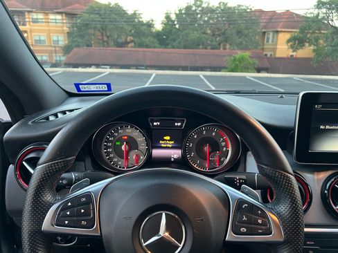 Used 2015 Mercedes-Benz CLA 250 image 21