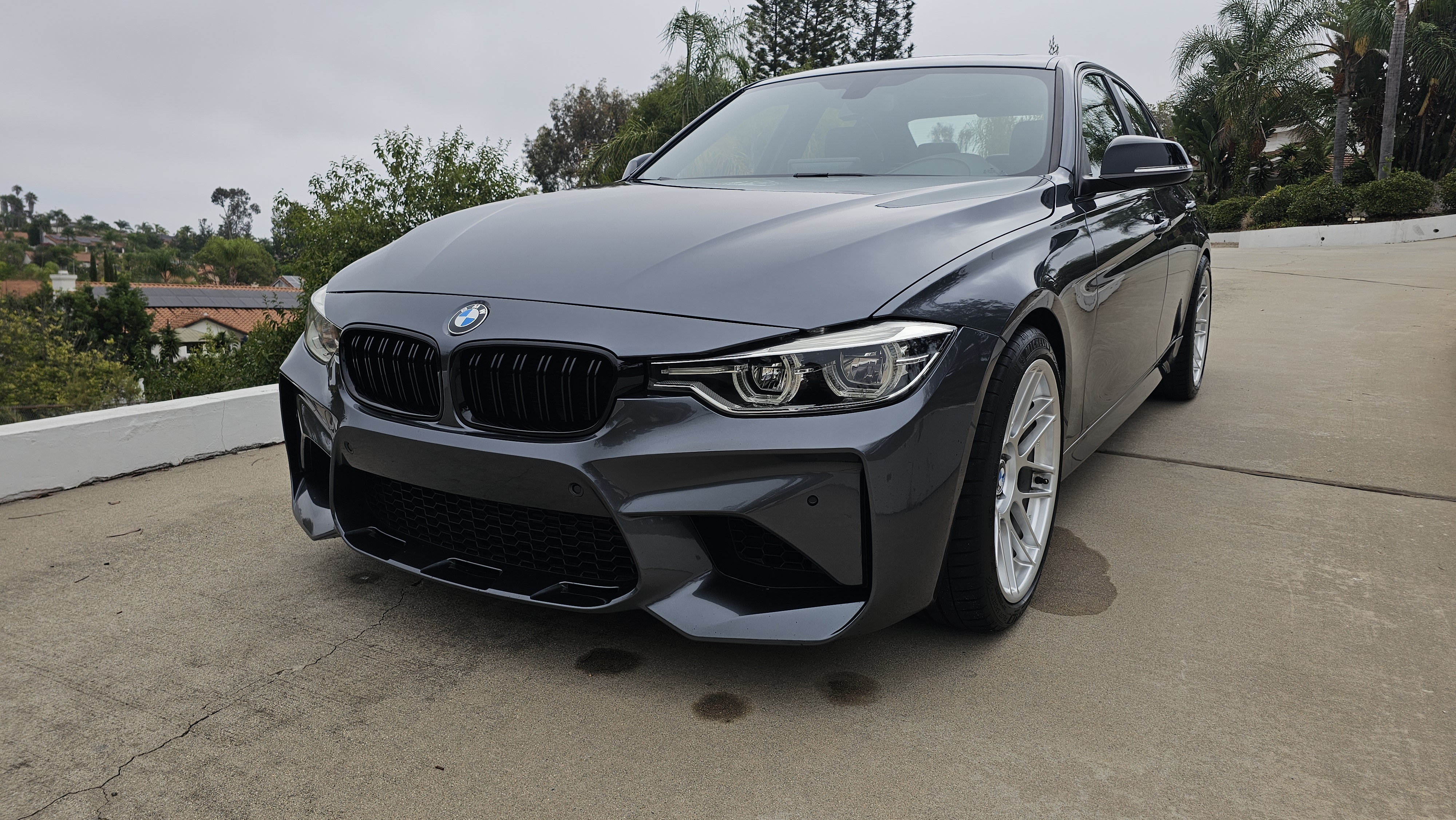 Used 2016 BMW 320i Sedan RWD image 4
