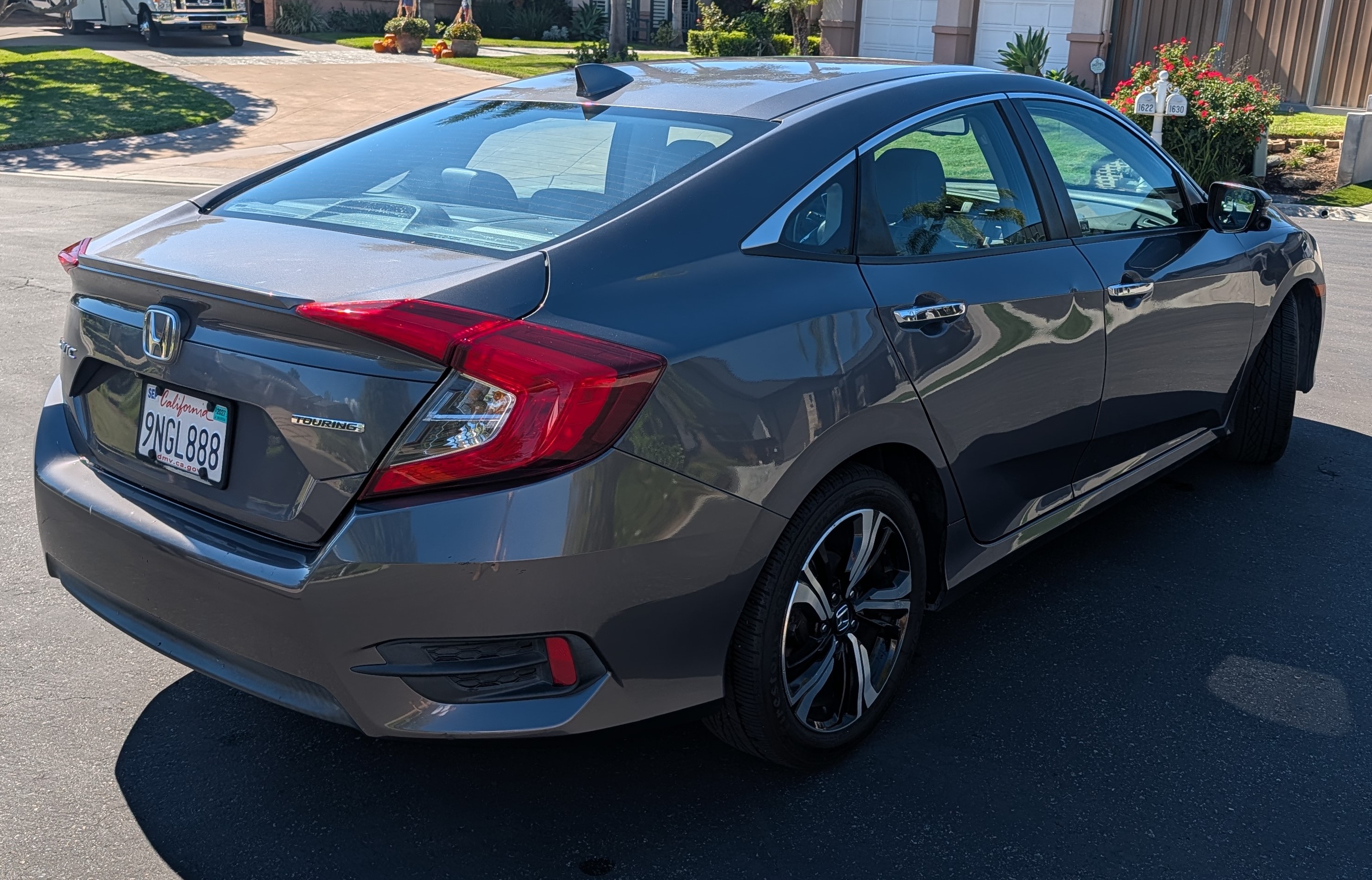 Used 2017 Honda Civic Touring image 5