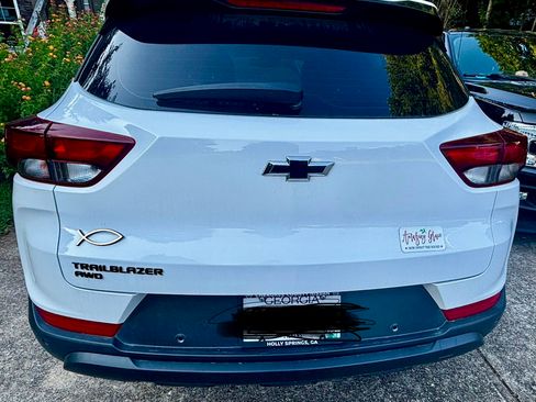 Used 2021 Chevrolet TrailBlazer LS w/ LPO, Blackout Package image 5