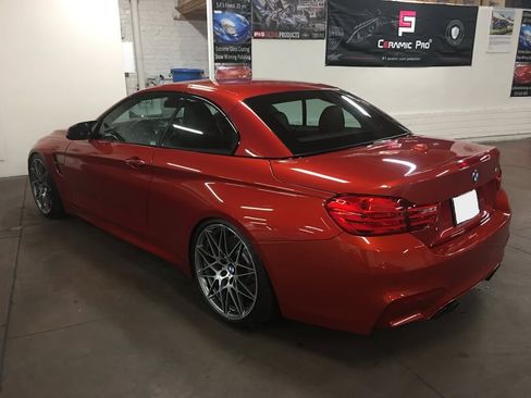 Used 2016 BMW M4 Convertible image 2