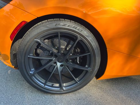 Used 2026 McLaren 750S Spider RWD image 21