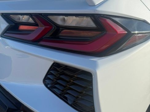 Used 2021 Chevrolet Corvette Stingray Premium Cpe w/ Z51 Performance Package RWD image 8