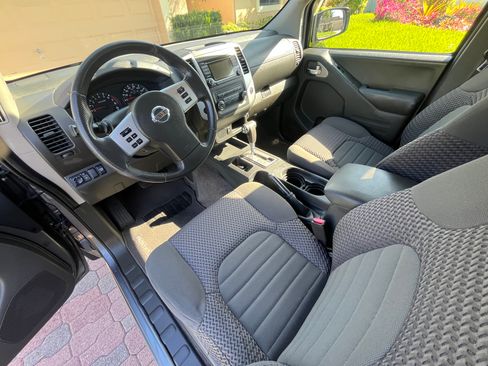 Used 2017 Nissan Frontier SV image 4