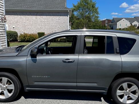 Used 2014 Jeep Compass Latitude w/ Sun/Sound Group image 2