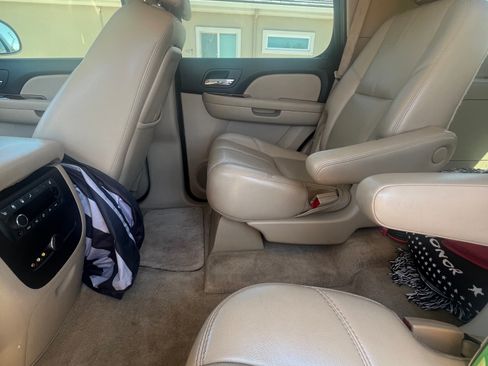 Used 2007 Chevrolet Tahoe LTZ w/ LTZ Preferred Equipment Group image 12