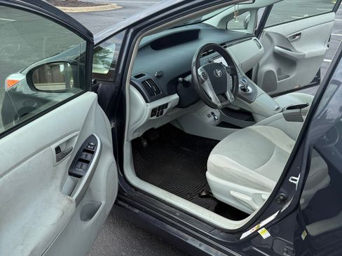 Used 2013 Toyota Prius Two image 12