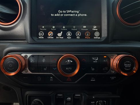 Used 2021 Jeep Gladiator Mojave AWD/4WD image 12
