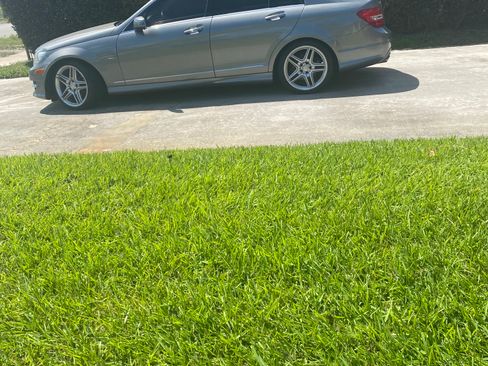 Used 2012 Mercedes-Benz C 250 Sedan image 1