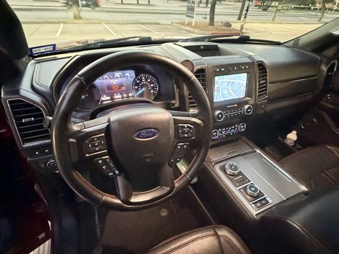 Used 2019 Ford Expedition Limited w/ Equipment Group 303A AWD/4WD image 14