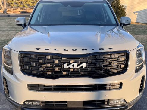 Used 2022 Kia Telluride SX w/ SX Prestige Package image 4