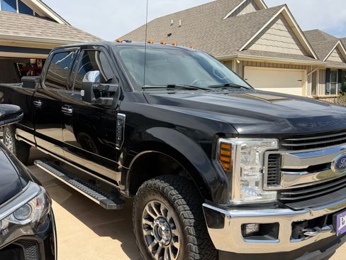 Used 2019 Ford F250 XLT w/ XLT Premium Package image 6