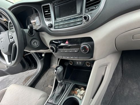 Used 2016 Hyundai Tucson SE w/ Option Group 02 image 21