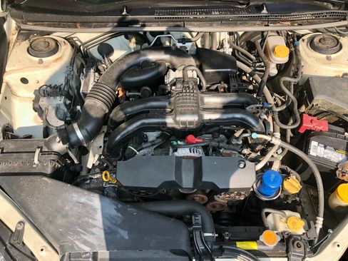 Used 2014 Subaru Impreza 2.0i Premium image 14