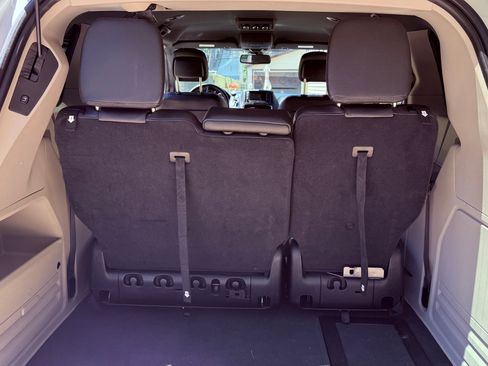 Used 2019 Dodge Grand Caravan SXT FWD image 10