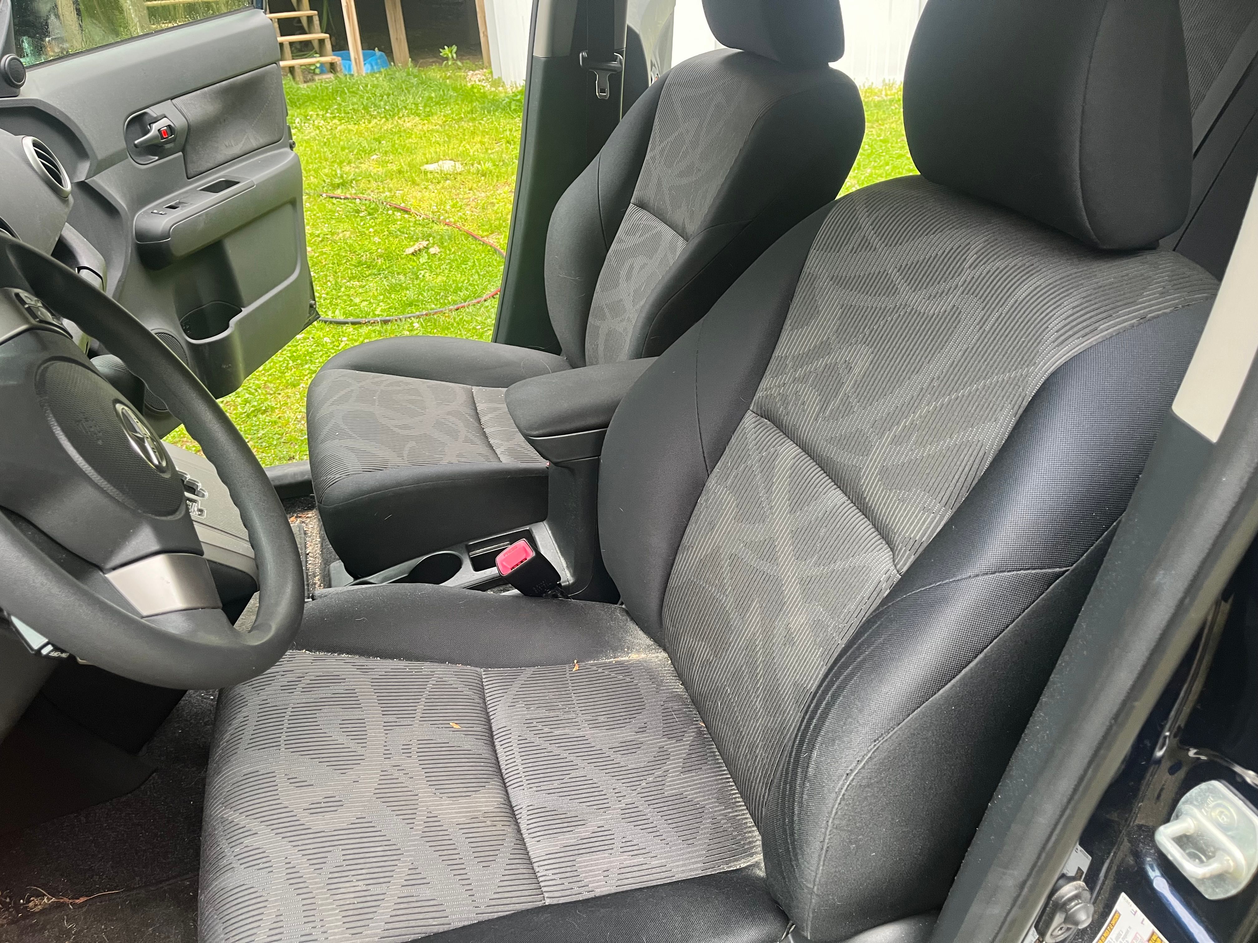 Used 2013 Scion xB FWD image 5