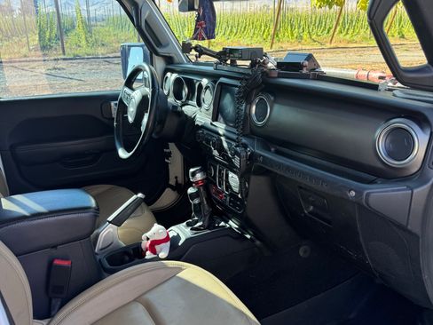 Used 2019 Jeep Wrangler Unlimited Rubicon image 12