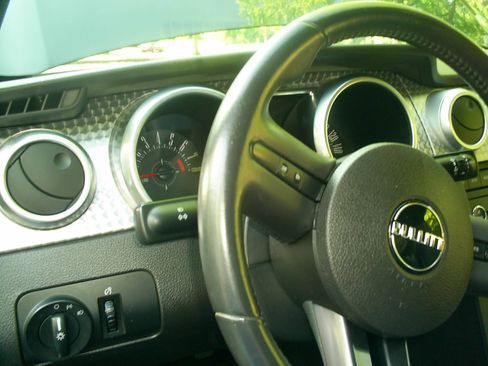 Used 2008 Ford Mustang GT RWD image 9