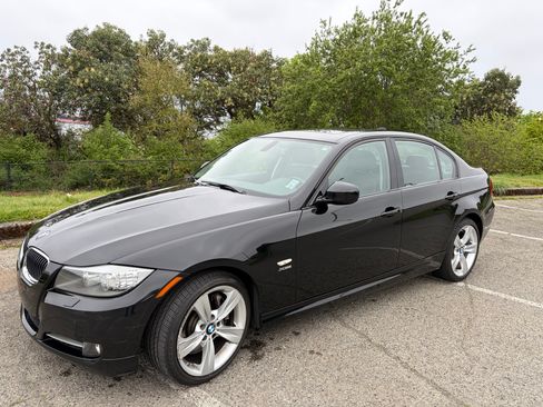 Used 2011 BMW 335i xDrive Sedan AWD/4WD image 1