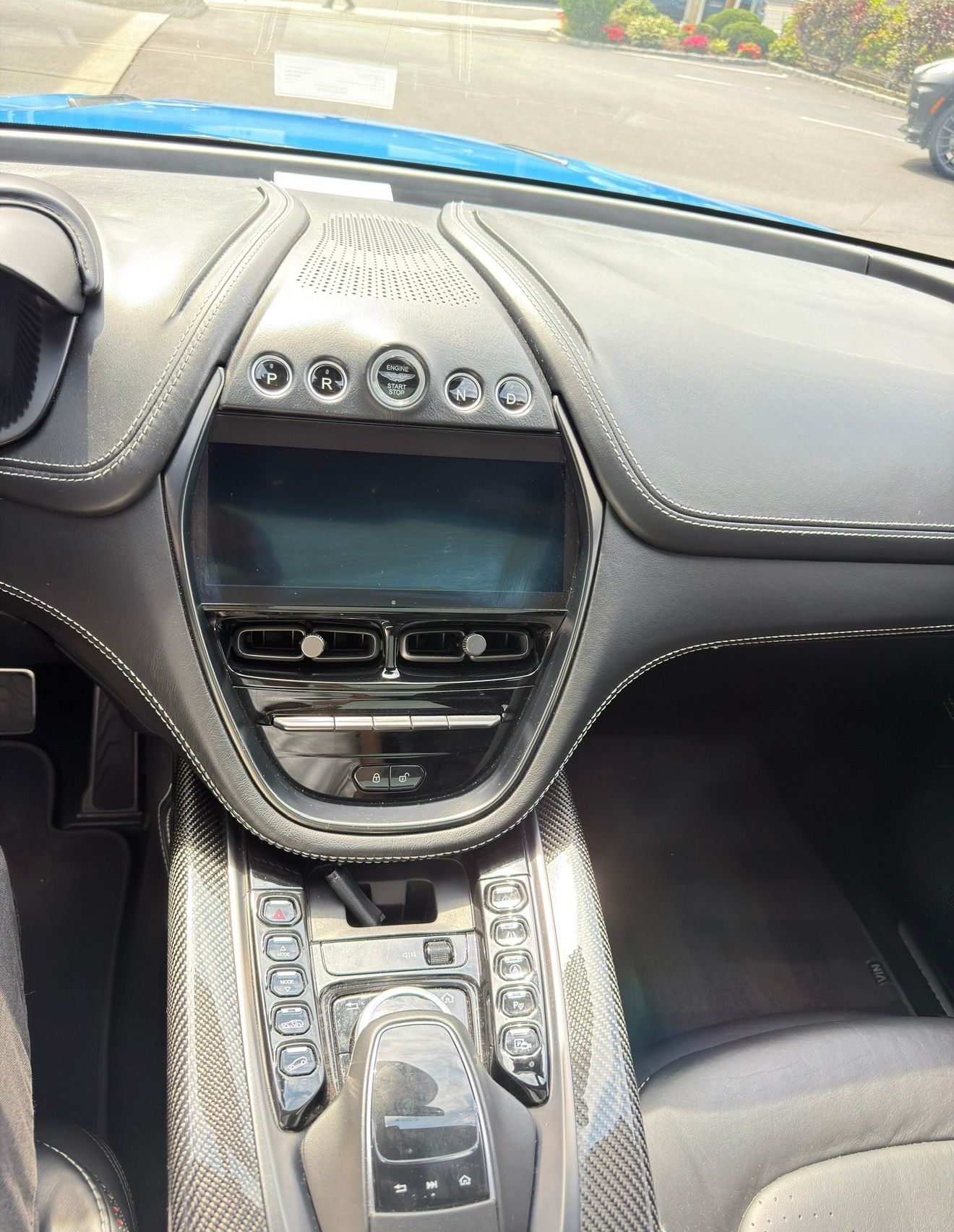 Used 2021 Aston Martin DBX AWD/4WD image 27