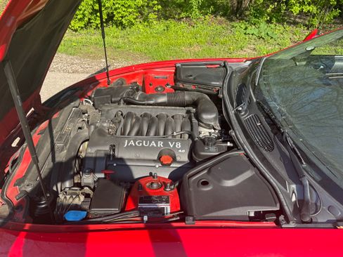 Used 2002 Jaguar XK8 Convertible image 4