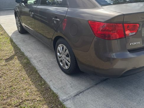 Used 2013 Kia Forte EX image 1