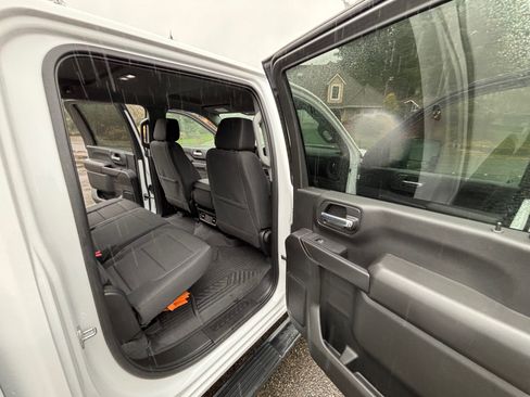 Used 2024 Chevrolet Silverado 2500 Custom w/ Custom Value Package image 12