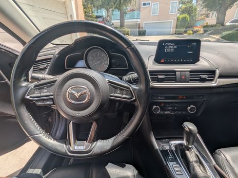 Used 2017 MAZDA MAZDA3 Touring FWD image 14