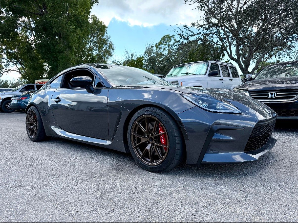 Used 2025 Toyota GR86 Premium w/ Performance Package RWD image 31