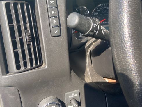 Used 2014 Chevrolet Express 3500 RWD image 15