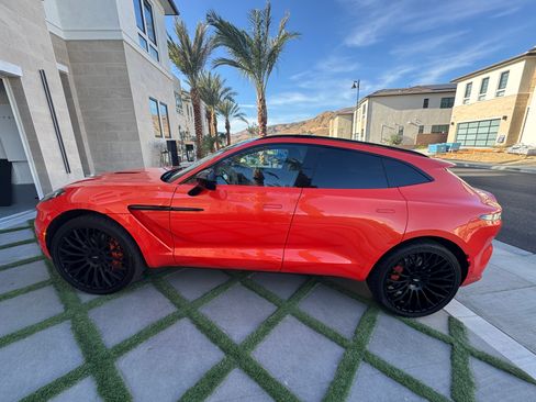 Used 2023 Aston Martin DBX AWD/4WD image 2