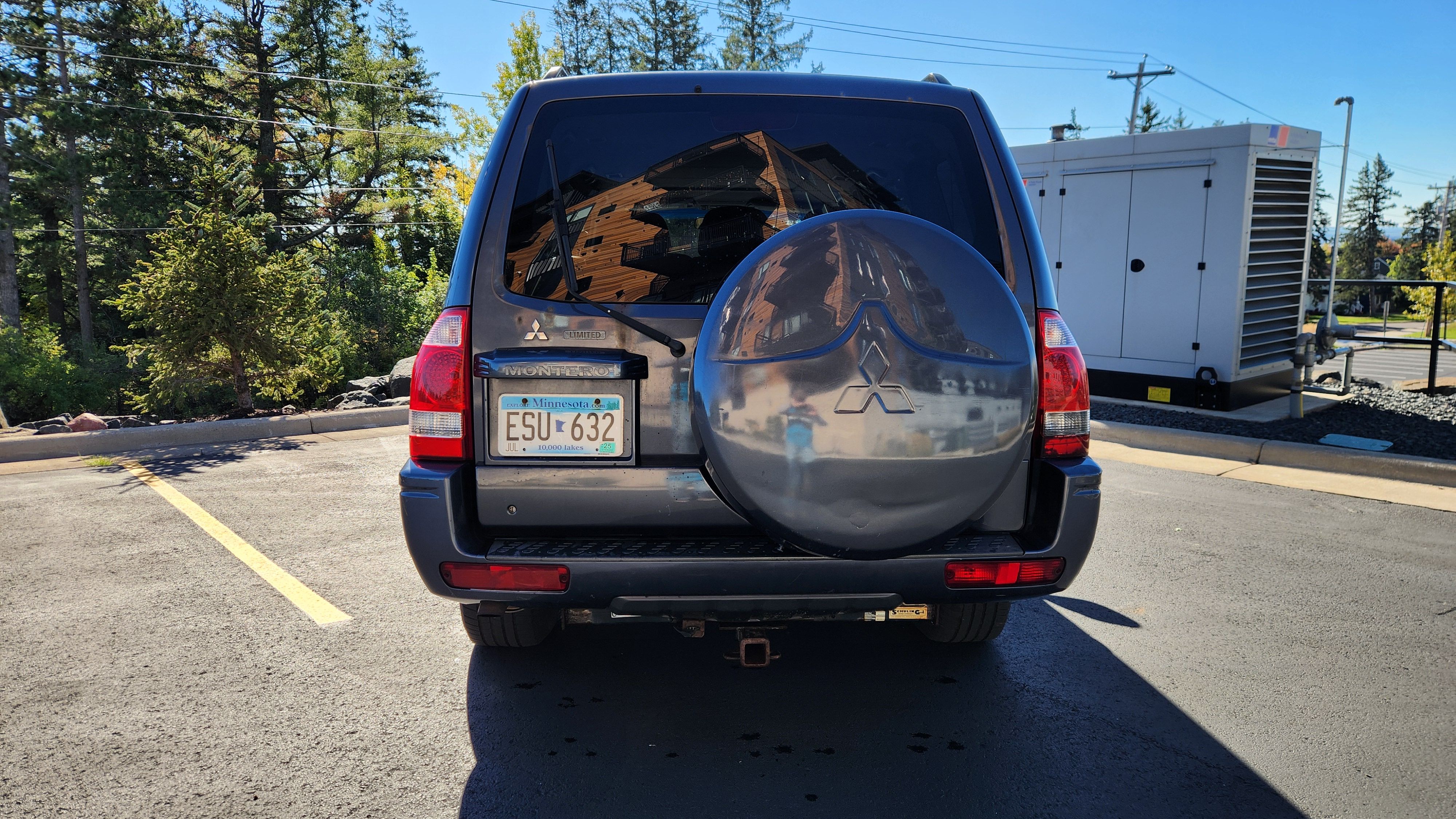 Used 2006 Mitsubishi Montero Limited AWD/4WD image 4