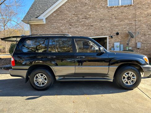 Used 2002 Lexus LX 470 4WD image 2