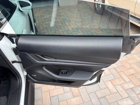 Used 2021 Porsche Taycan Sedan 4D image 19