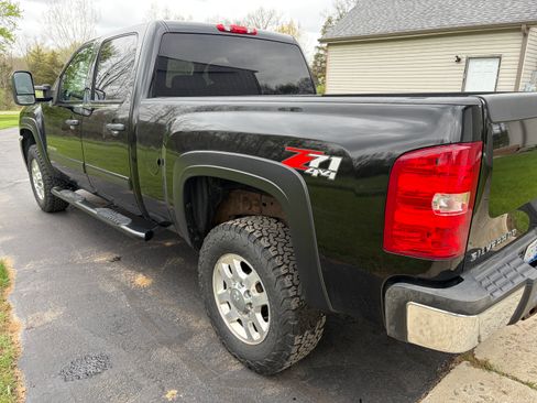Used 2013 Chevrolet Silverado 2500 LT w/ Interior Plus Package AWD/4WD image 6