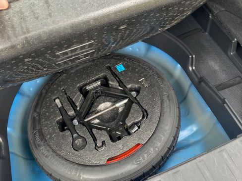 Used 2010 Hyundai Elantra GLS image 11