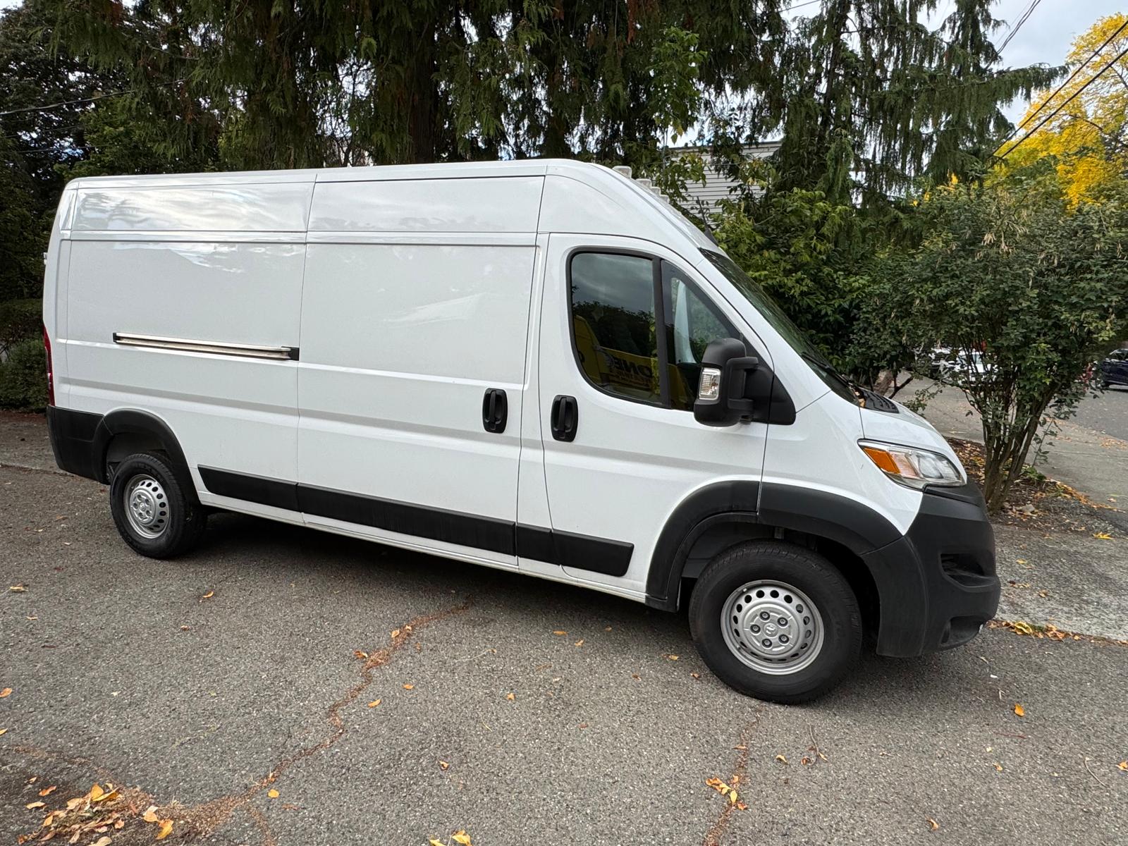 Used 2025 RAM ProMaster 2500 FWD image 2