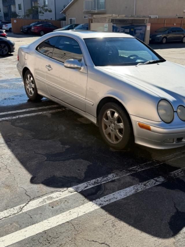 Used 2002 Mercedes-Benz CLK 320 Coupe image 5