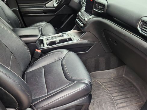 Used 2020 Ford Explorer ST w/ ST Street Pack image 21
