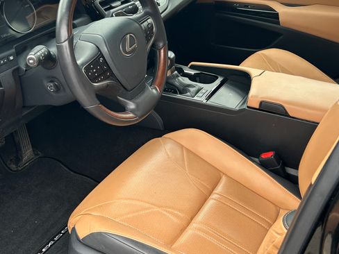 Used 2024 Lexus ES 300h Ultra Luxury FWD image 12
