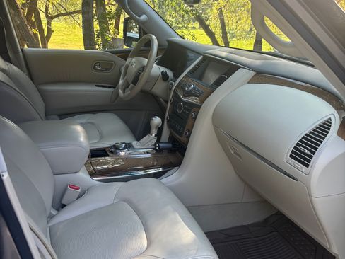 Used 2014 INFINITI QX80 4WD w/ Theater Package image 9